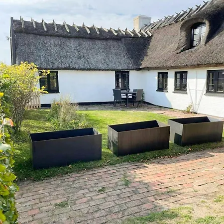With Bath And Field View Casa vacanze