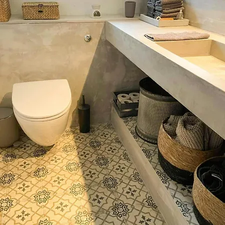 With Bath And Field View *